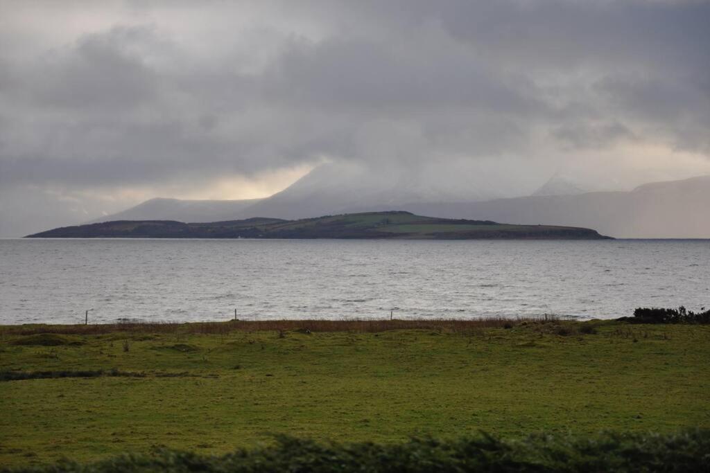 Beautiful Spacious Old Schoolhouse With Stunning Sea Views And Beach Nearby Villa Port Bannatyne Eksteriør billede